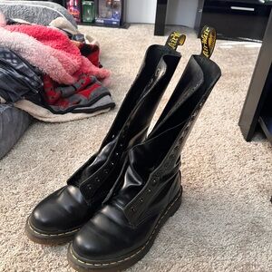 Dr Martens 14 Eyelet Boots